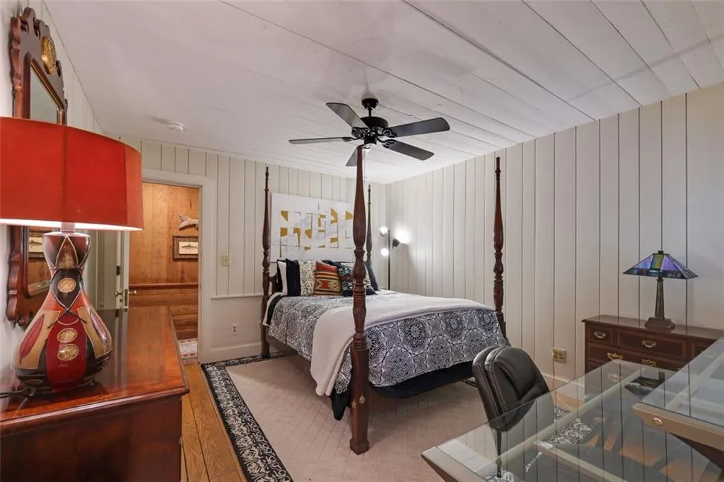 1630 Brandon Hall Drive, Sandy Springs, Georgia 30350, 4 Bedrooms Bedrooms, ,4 BathroomsBathrooms,Residential,Sold,1630 Brandon Hall Drive,6888039