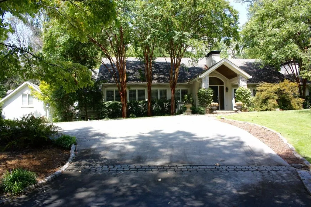 301 Londonberry Road, Atlanta, Georgia 30327, 4 Bedrooms Bedrooms, ,4 BathroomsBathrooms,Residential,Sold,301 Londonberry Road,5727079