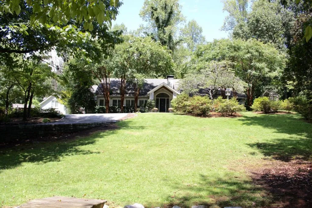 301 Londonberry Road, Atlanta, Georgia 30327, 4 Bedrooms Bedrooms, ,4 BathroomsBathrooms,Residential,Sold,301 Londonberry Road,5727079