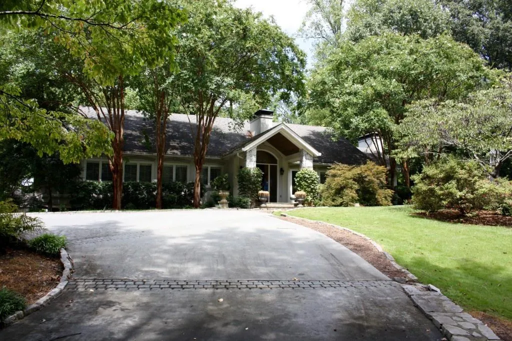 301 Londonberry Road, Atlanta, Georgia 30327, 4 Bedrooms Bedrooms, ,4 BathroomsBathrooms,Residential,Sold,301 Londonberry Road,5727079