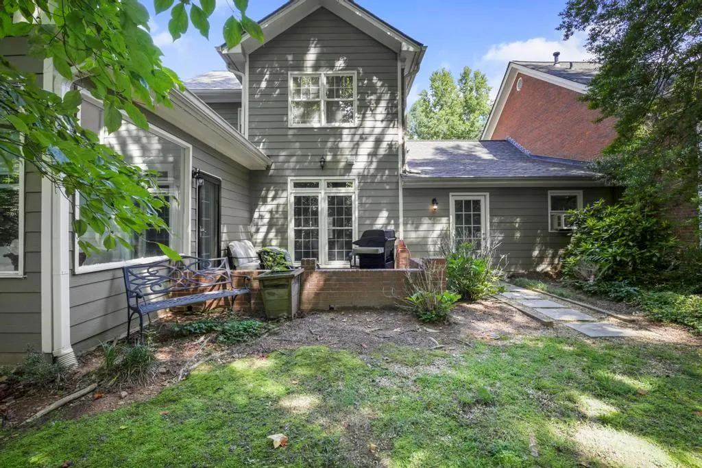 7155 Roswell Road Unit 5, Sandy Springs, Georgia 30328, 3 Bedrooms Bedrooms, ,2 BathroomsBathrooms,Residential,Sold,7155 Roswell Road Unit 5,7243730