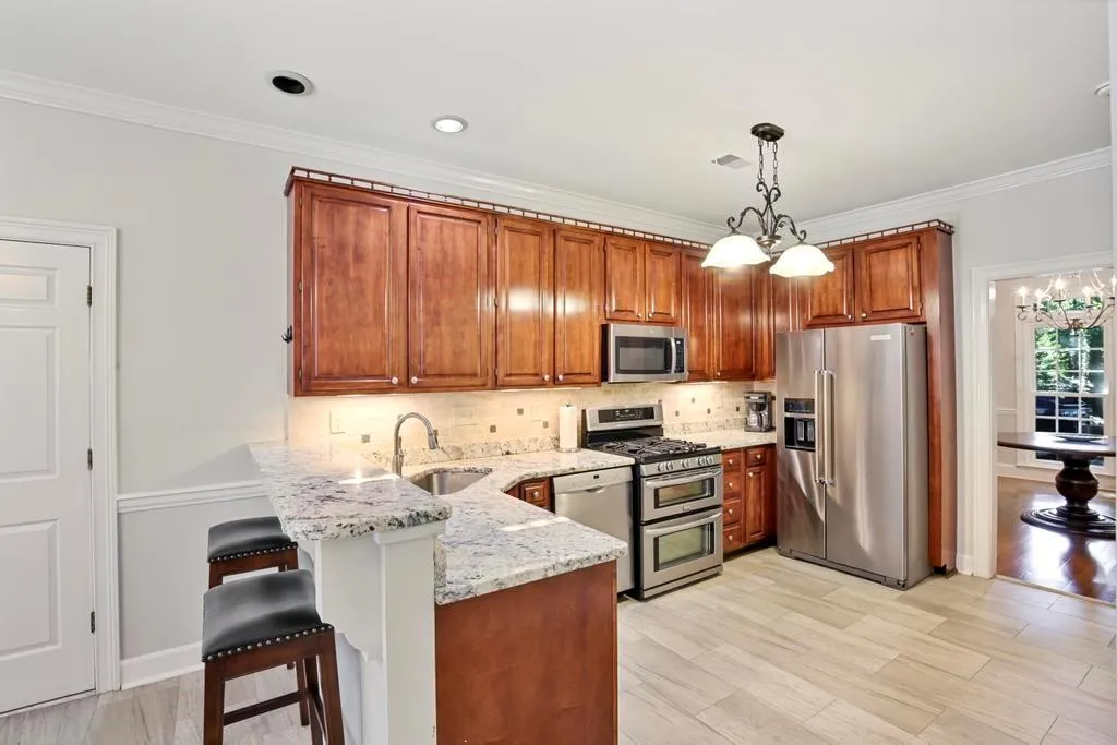 7155 Roswell Road Unit 5, Sandy Springs, Georgia 30328, 3 Bedrooms Bedrooms, ,2 BathroomsBathrooms,Residential,Sold,7155 Roswell Road Unit 5,7243730