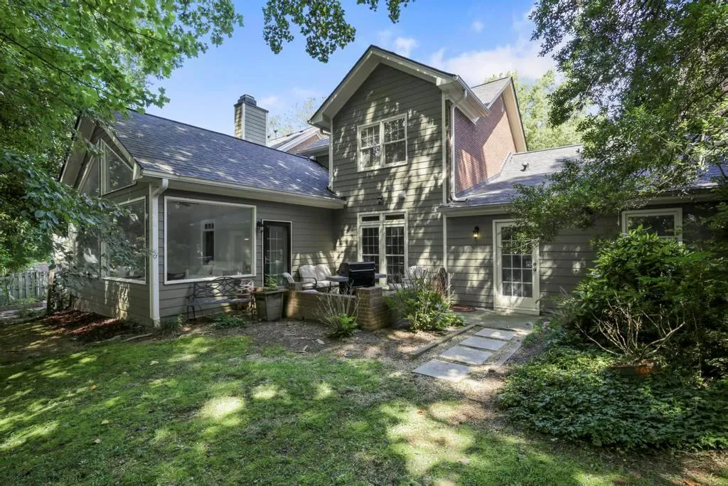 7155 Roswell Road Unit 5, Sandy Springs, Georgia 30328, 3 Bedrooms Bedrooms, ,2 BathroomsBathrooms,Residential,Sold,7155 Roswell Road Unit 5,7243730