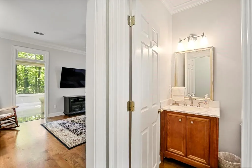 7155 Roswell Road Unit 5, Sandy Springs, Georgia 30328, 3 Bedrooms Bedrooms, ,2 BathroomsBathrooms,Residential,Sold,7155 Roswell Road Unit 5,7243730