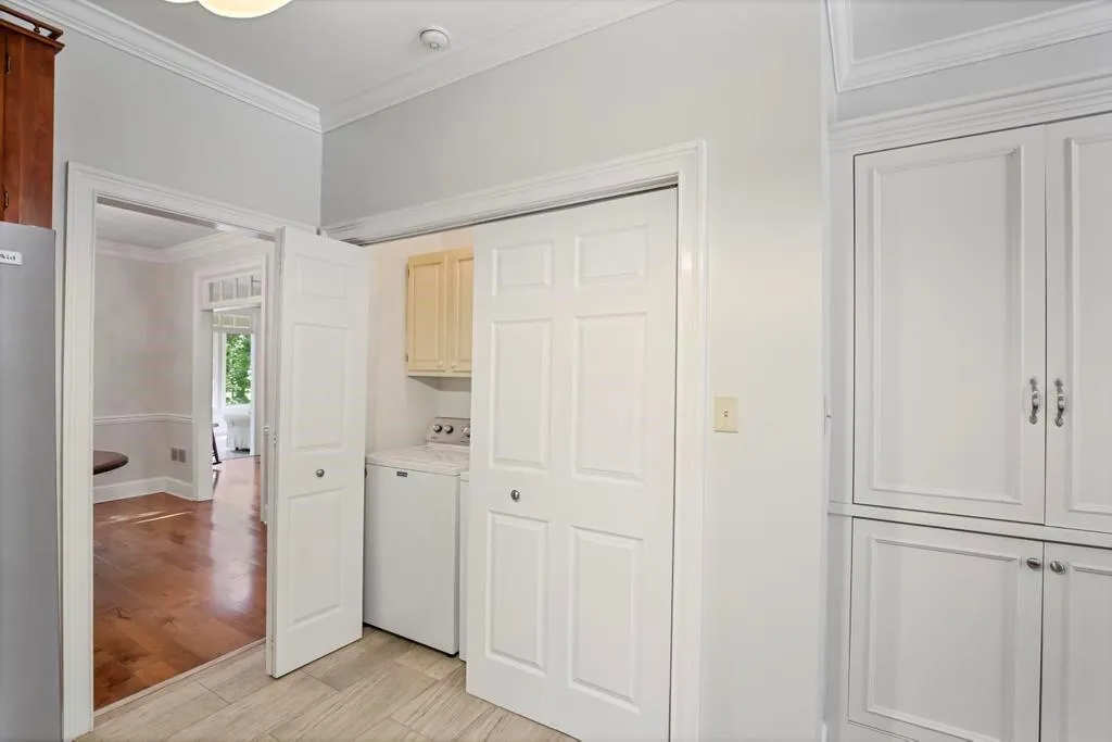 7155 Roswell Road Unit 5, Sandy Springs, Georgia 30328, 3 Bedrooms Bedrooms, ,2 BathroomsBathrooms,Residential,Sold,7155 Roswell Road Unit 5,7243730