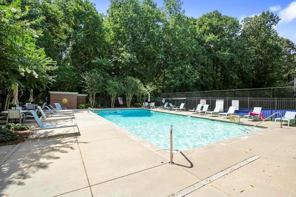 7155 Roswell Road Unit 5, Sandy Springs, Georgia 30328, 3 Bedrooms Bedrooms, ,2 BathroomsBathrooms,Residential,Sold,7155 Roswell Road Unit 5,7243730
