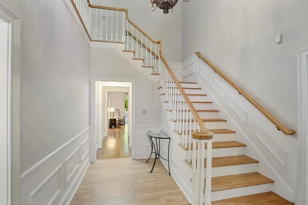 7155 Roswell Road Unit 5, Sandy Springs, Georgia 30328, 3 Bedrooms Bedrooms, ,2 BathroomsBathrooms,Residential,Sold,7155 Roswell Road Unit 5,7243730