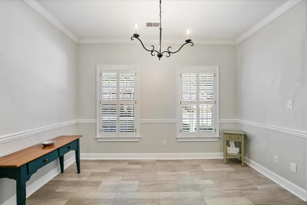 7155 Roswell Road Unit 5, Sandy Springs, Georgia 30328, 3 Bedrooms Bedrooms, ,2 BathroomsBathrooms,Residential,Sold,7155 Roswell Road Unit 5,7243730