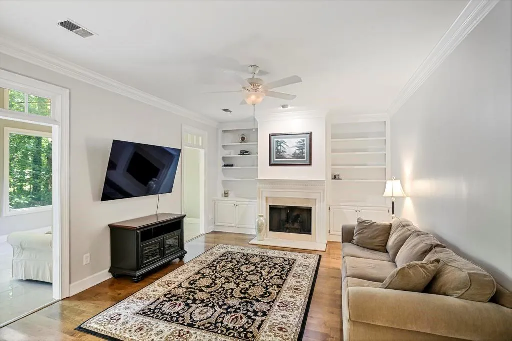 7155 Roswell Road Unit 5, Sandy Springs, Georgia 30328, 3 Bedrooms Bedrooms, ,2 BathroomsBathrooms,Residential,Sold,7155 Roswell Road Unit 5,7243730