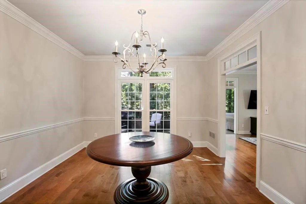 7155 Roswell Road Unit 5, Sandy Springs, Georgia 30328, 3 Bedrooms Bedrooms, ,2 BathroomsBathrooms,Residential,Sold,7155 Roswell Road Unit 5,7243730