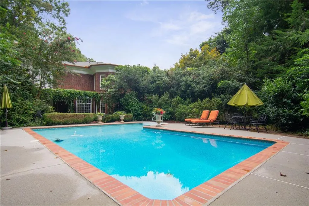 1530 Northwold Drive, Sandy Springs, Georgia 30350, 5 Bedrooms Bedrooms, ,4 BathroomsBathrooms,Residential,Sold,1530 Northwold Drive,6771169