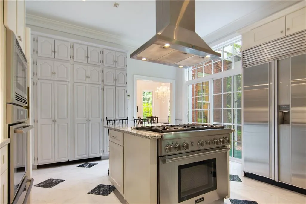 1530 Northwold Drive, Sandy Springs, Georgia 30350, 5 Bedrooms Bedrooms, ,4 BathroomsBathrooms,Residential,Sold,1530 Northwold Drive,6771169