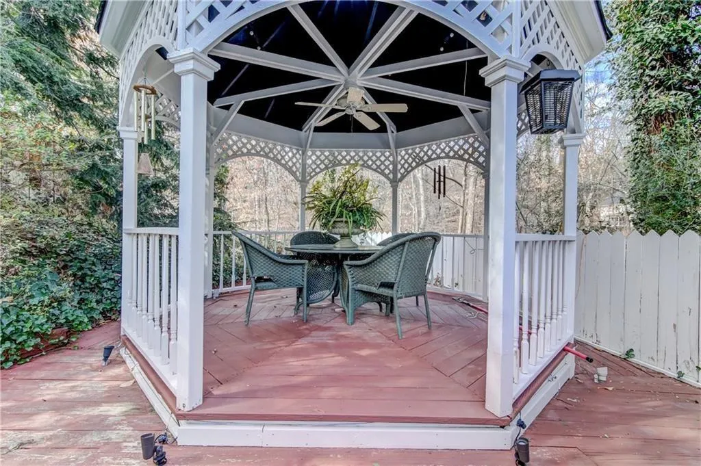 1530 Northwold Drive, Sandy Springs, Georgia 30350, 5 Bedrooms Bedrooms, ,4 BathroomsBathrooms,Residential,Sold,1530 Northwold Drive,6771169