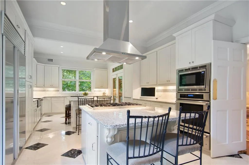 1530 Northwold Drive, Sandy Springs, Georgia 30350, 5 Bedrooms Bedrooms, ,4 BathroomsBathrooms,Residential,Sold,1530 Northwold Drive,6771169