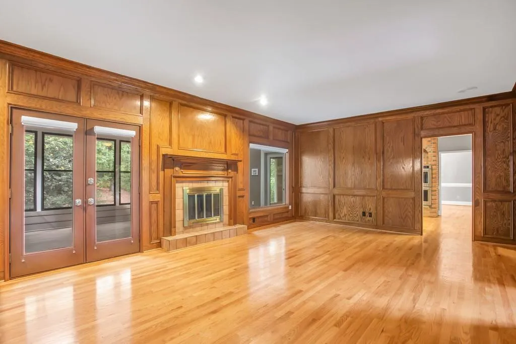 890 Waddington Court, Sandy Springs, Georgia 30350, 4 Bedrooms Bedrooms, ,3 BathroomsBathrooms,Residential,Sold,890 Waddington Court,6629837