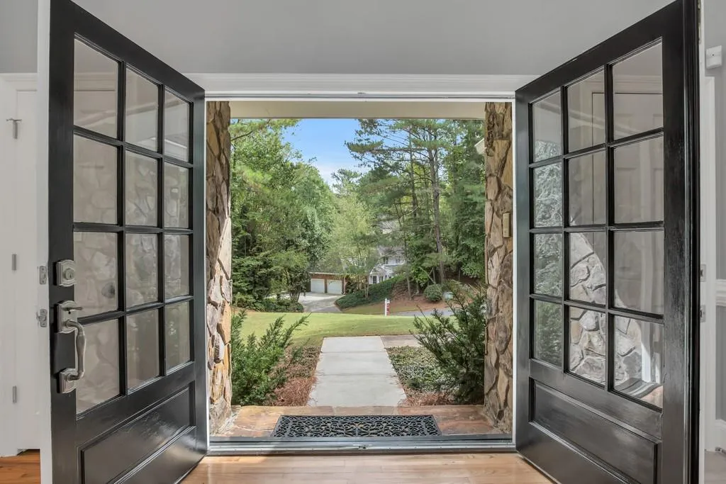890 Waddington Court, Sandy Springs, Georgia 30350, 4 Bedrooms Bedrooms, ,3 BathroomsBathrooms,Residential,Sold,890 Waddington Court,6629837