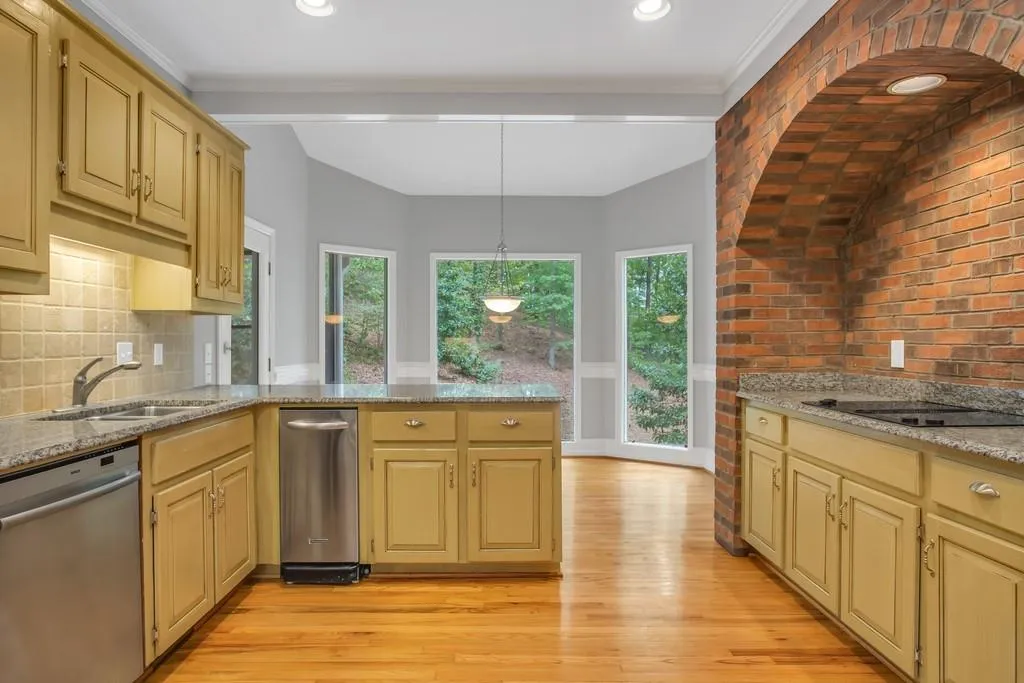 890 Waddington Court, Sandy Springs, Georgia 30350, 4 Bedrooms Bedrooms, ,3 BathroomsBathrooms,Residential,Sold,890 Waddington Court,6629837
