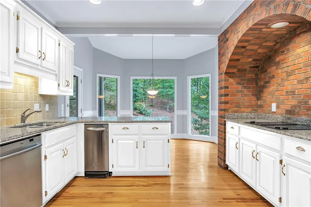 890 Waddington Court, Sandy Springs, Georgia 30350, 4 Bedrooms Bedrooms, ,3 BathroomsBathrooms,Residential,Sold,890 Waddington Court,6629837
