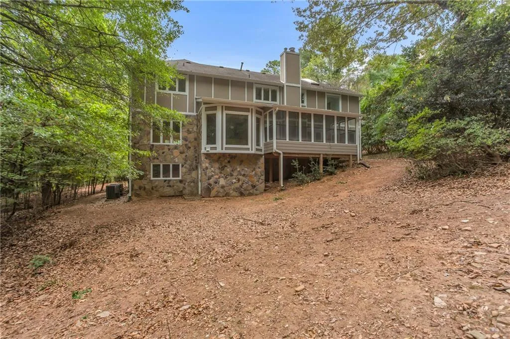 890 Waddington Court, Sandy Springs, Georgia 30350, 4 Bedrooms Bedrooms, ,3 BathroomsBathrooms,Residential,Sold,890 Waddington Court,6629837