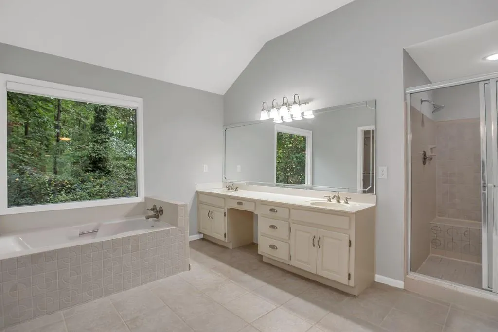 890 Waddington Court, Sandy Springs, Georgia 30350, 4 Bedrooms Bedrooms, ,3 BathroomsBathrooms,Residential,Sold,890 Waddington Court,6629837