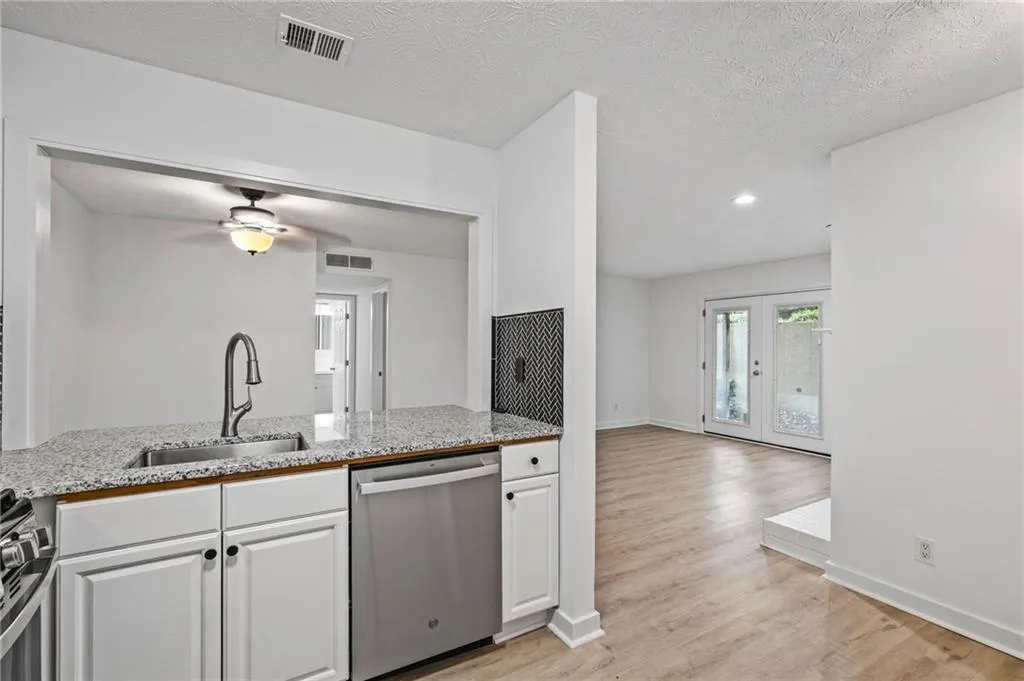 102 River Run Drive, Atlanta, Georgia 30350, 1 Bedroom Bedrooms, ,1 BathroomBathrooms,Residential,Sold,102 River Run Drive,7676224