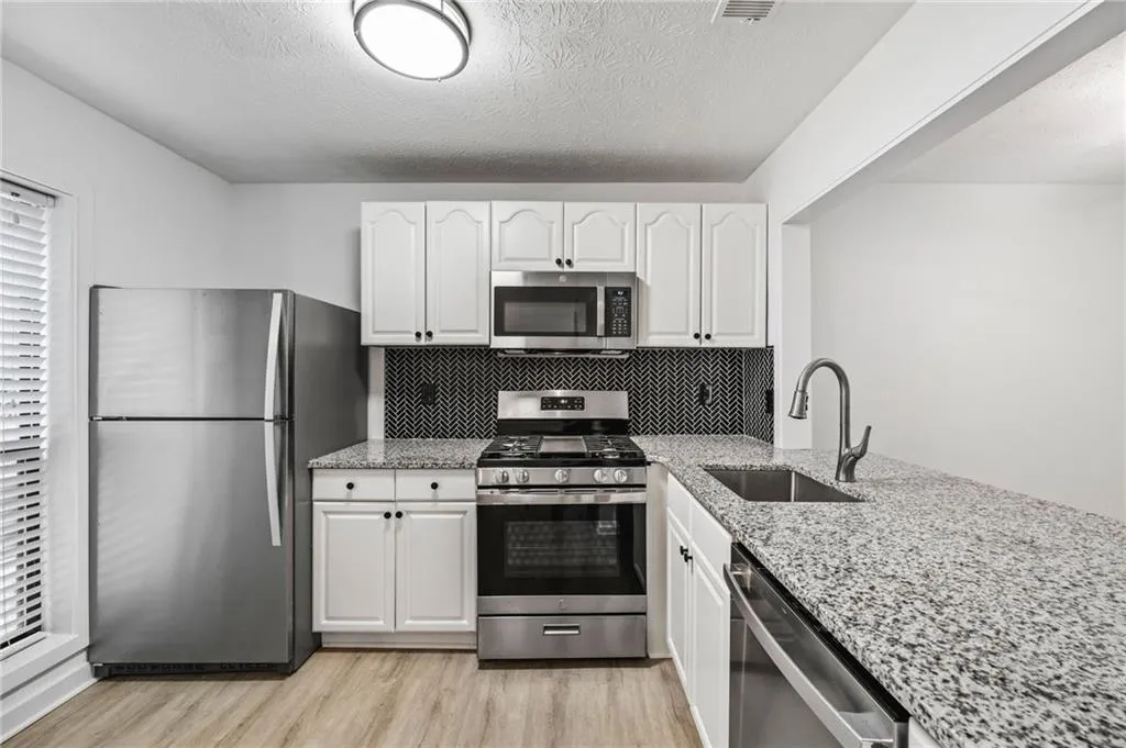 102 River Run Drive, Atlanta, Georgia 30350, 1 Bedroom Bedrooms, ,1 BathroomBathrooms,Residential,For Sale,102 River Run Drive,7676224