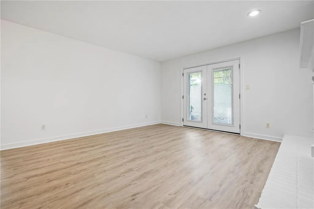 102 River Run Drive, Atlanta, Georgia 30350, 1 Bedroom Bedrooms, ,1 BathroomBathrooms,Residential,For Sale,102 River Run Drive,7676224