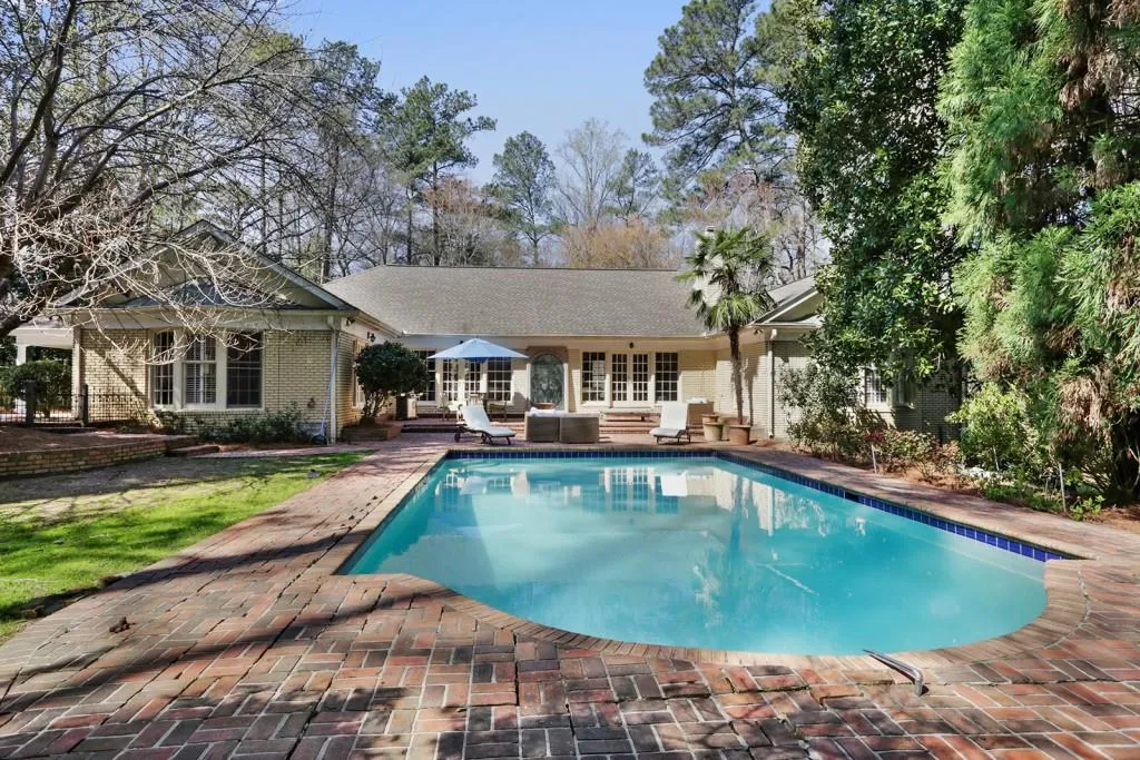 3563 Northside Drive Nw, Atlanta, Georgia 30305, 4 Bedrooms Bedrooms, ,4 BathroomsBathrooms,Residential,Sold,3563 Northside Drive Nw,5980216