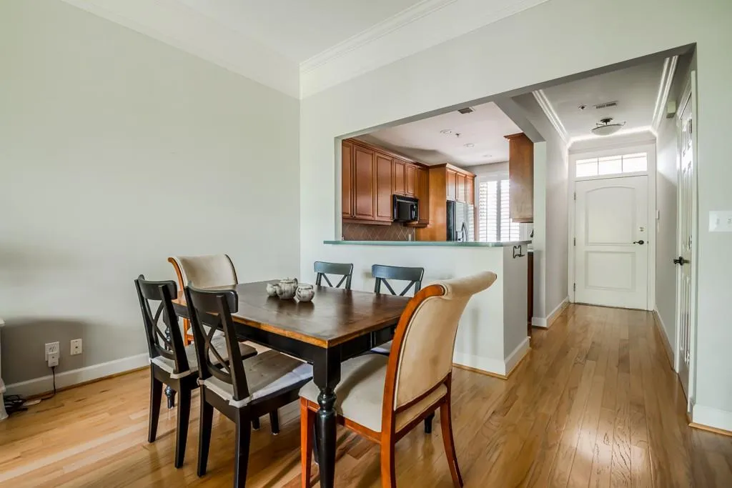 3101 Howell Mill Road Unit 306, Atlanta, Georgia 30327, 2 Bedrooms Bedrooms, ,2 BathroomsBathrooms,Residential,Sold,3101 Howell Mill Road Unit 306,5878065