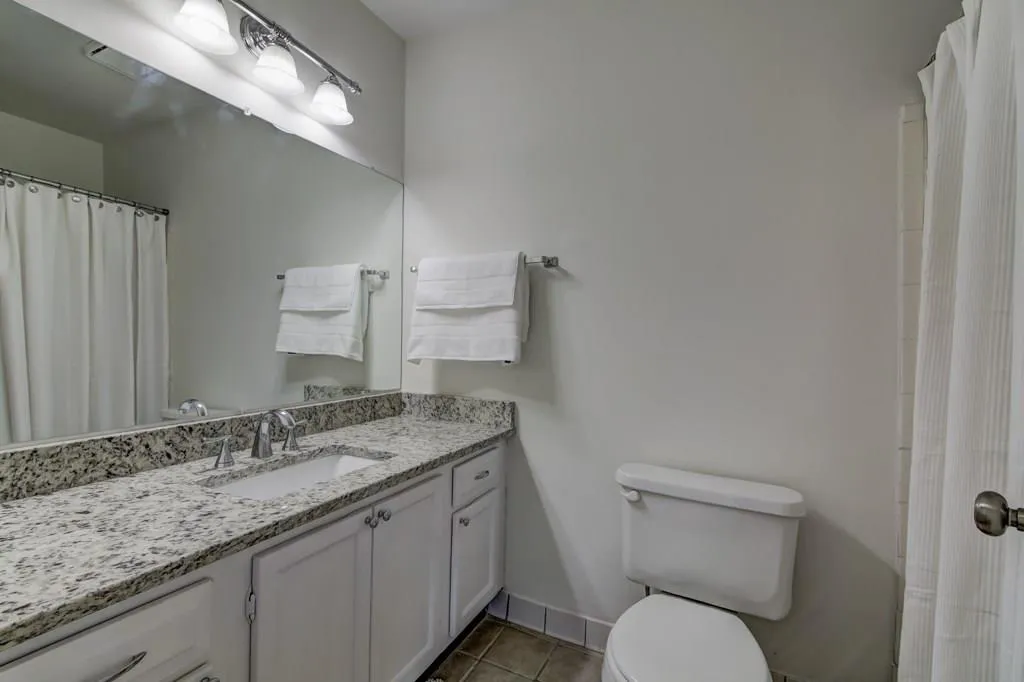 7500 Roswell Road Unit 72, Sandy Springs, Georgia 30350, 2 Bedrooms Bedrooms, ,2 BathroomsBathrooms,Residential,Sold,7500 Roswell Road Unit 72,6031030