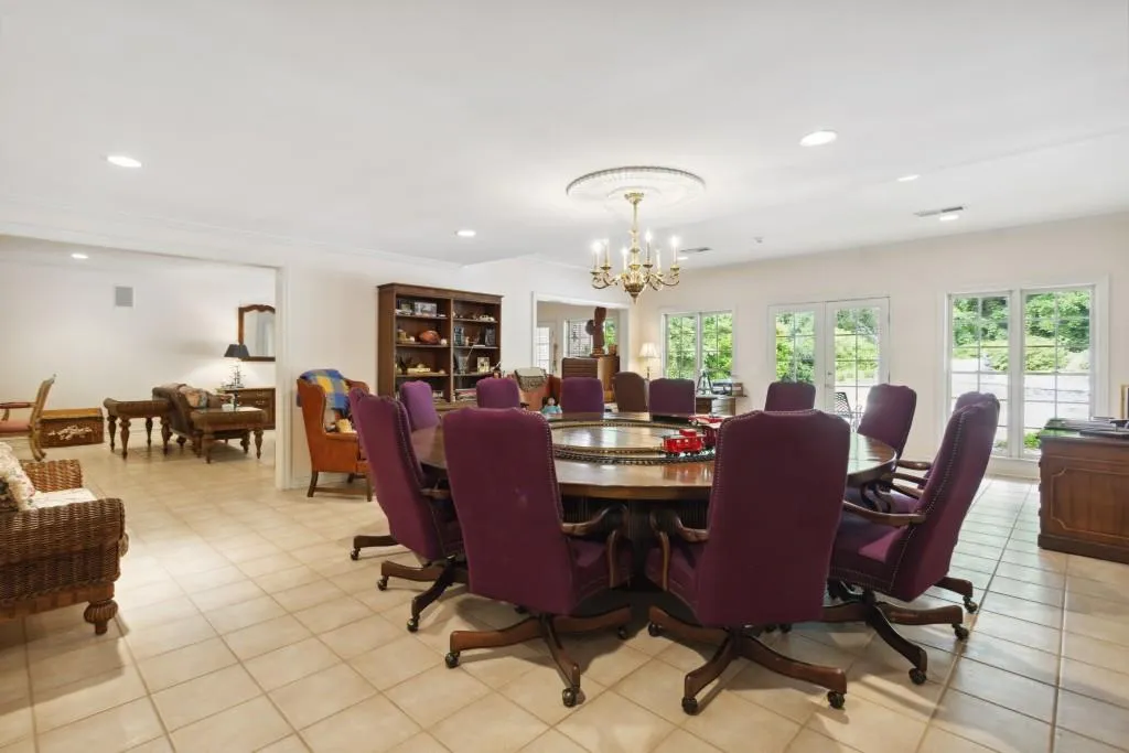 5920 Long Island Drive, Sandy Springs, Georgia 30328, 6 Bedrooms Bedrooms, ,6 BathroomsBathrooms,Residential,Sold,5920 Long Island Drive,7053939