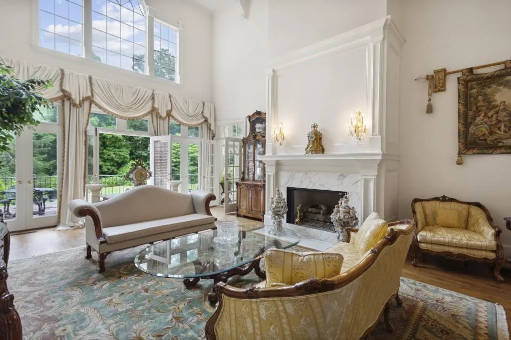 5920 Long Island Drive, Sandy Springs, Georgia 30328, 6 Bedrooms Bedrooms, ,6 BathroomsBathrooms,Residential,Sold,5920 Long Island Drive,7053939