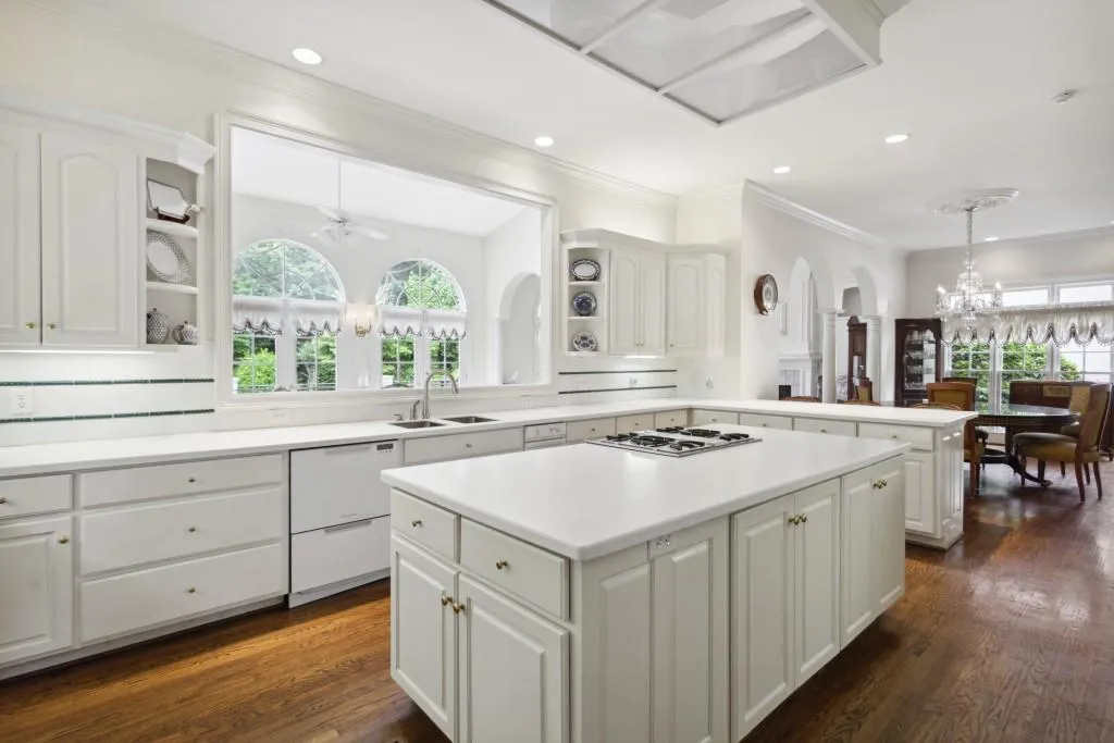 5920 Long Island Drive, Sandy Springs, Georgia 30328, 6 Bedrooms Bedrooms, ,6 BathroomsBathrooms,Residential,Sold,5920 Long Island Drive,7053939