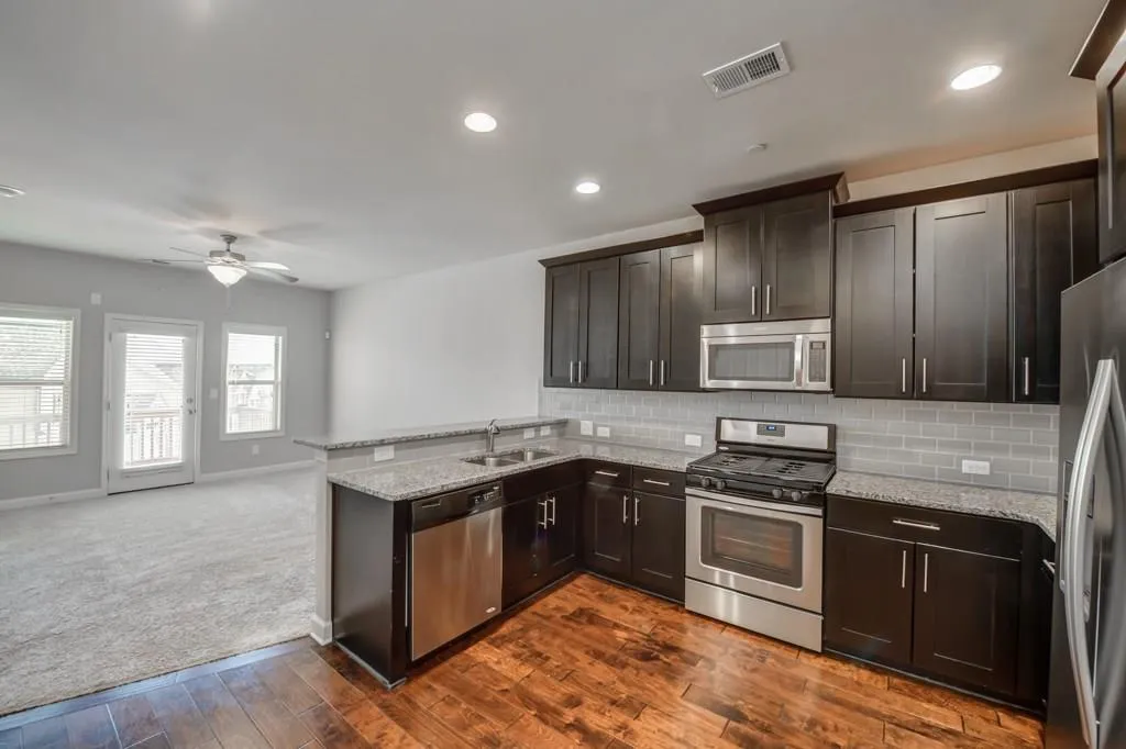 7620 Stoneridge Drive, Sandy Springs, Georgia 30328, 3 Bedrooms Bedrooms, ,3 BathroomsBathrooms,Residential,Sold,7620 Stoneridge Drive,5955645