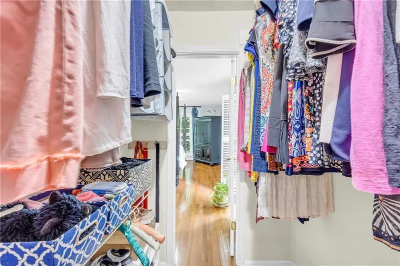 Closet with plenty of space!