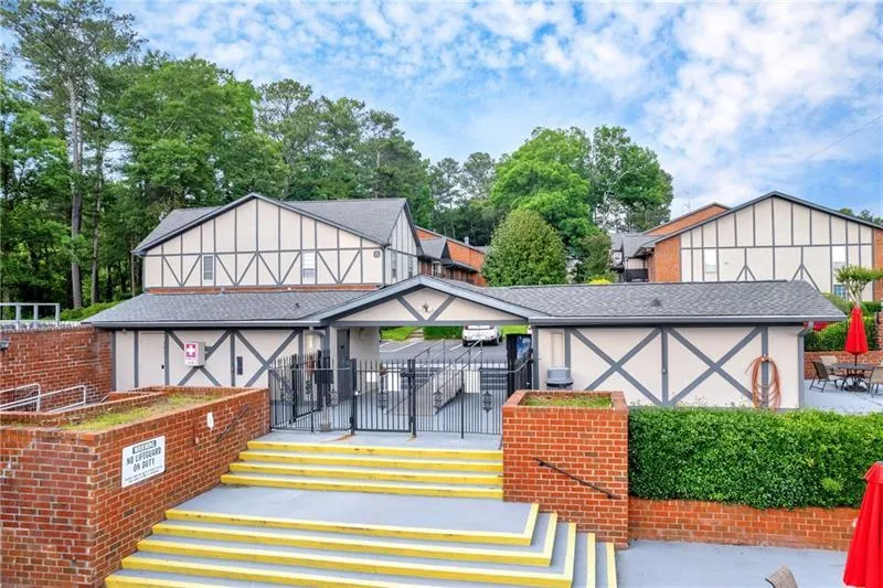 6851 Roswell Road Unit I24, Sandy Springs, Georgia 30328, 3 Bedrooms Bedrooms, ,2 BathroomsBathrooms,Residential,Sold,6851 Roswell Road Unit I24,7449806