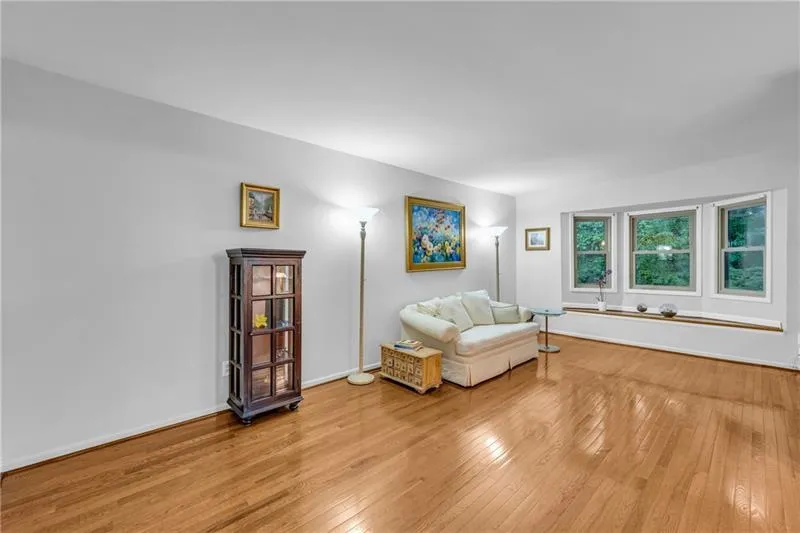 6851 Roswell Road Unit I24, Sandy Springs, Georgia 30328, 3 Bedrooms Bedrooms, ,2 BathroomsBathrooms,Residential,Sold,6851 Roswell Road Unit I24,7449806