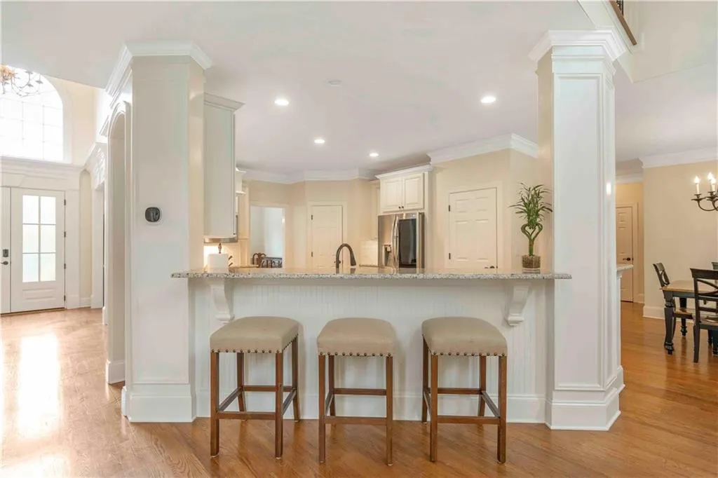 720 Spalding Heights Drive, Sandy Springs, Georgia 30350, 5 Bedrooms Bedrooms, ,4 BathroomsBathrooms,Residential,Sold,720 Spalding Heights Drive,6889300