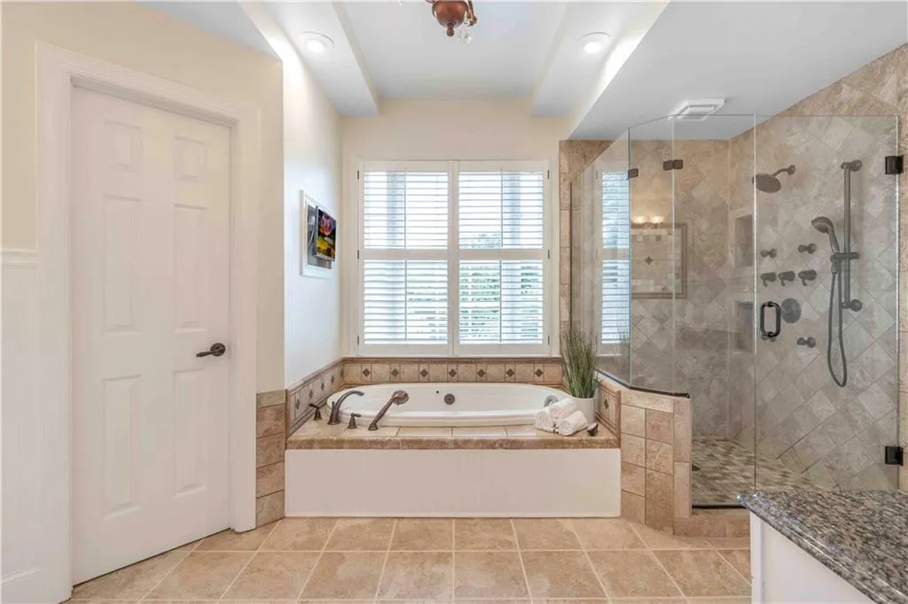 720 Spalding Heights Drive, Sandy Springs, Georgia 30350, 5 Bedrooms Bedrooms, ,4 BathroomsBathrooms,Residential,Sold,720 Spalding Heights Drive,6889300