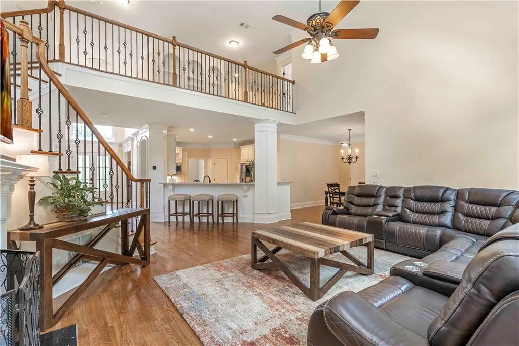 720 Spalding Heights Drive, Sandy Springs, Georgia 30350, 5 Bedrooms Bedrooms, ,4 BathroomsBathrooms,Residential,Sold,720 Spalding Heights Drive,6889300