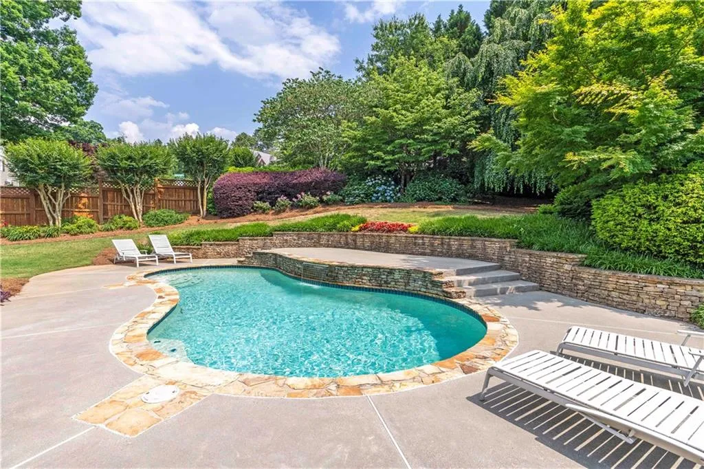 720 Spalding Heights Drive, Sandy Springs, Georgia 30350, 5 Bedrooms Bedrooms, ,4 BathroomsBathrooms,Residential,Sold,720 Spalding Heights Drive,6889300