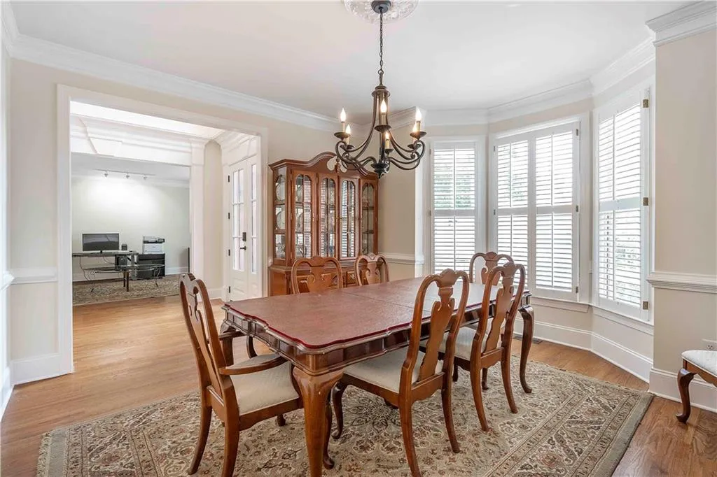720 Spalding Heights Drive, Sandy Springs, Georgia 30350, 5 Bedrooms Bedrooms, ,4 BathroomsBathrooms,Residential,Sold,720 Spalding Heights Drive,6889300