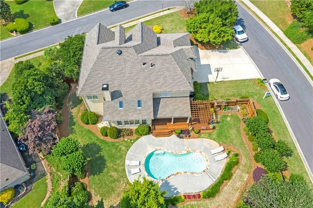 720 Spalding Heights Drive, Sandy Springs, Georgia 30350, 5 Bedrooms Bedrooms, ,4 BathroomsBathrooms,Residential,Sold,720 Spalding Heights Drive,6889300