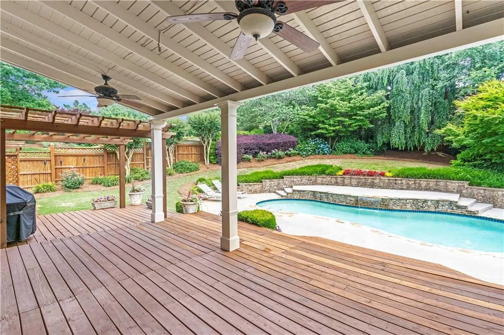 720 Spalding Heights Drive, Sandy Springs, Georgia 30350, 5 Bedrooms Bedrooms, ,4 BathroomsBathrooms,Residential,Sold,720 Spalding Heights Drive,6889300