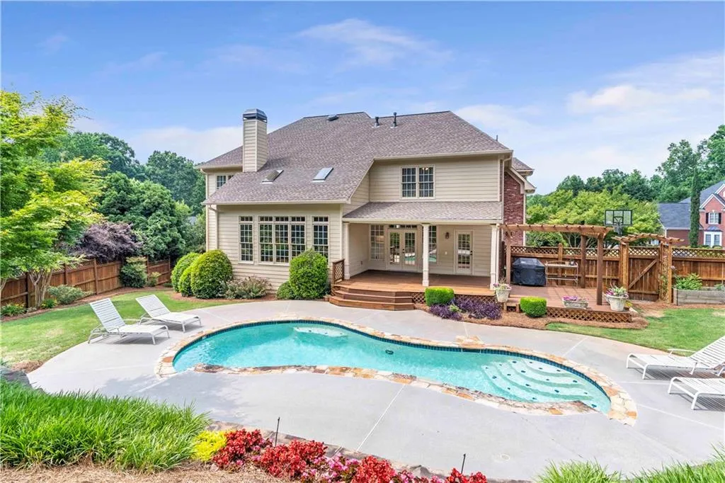 720 Spalding Heights Drive, Sandy Springs, Georgia 30350, 5 Bedrooms Bedrooms, ,4 BathroomsBathrooms,Residential,Sold,720 Spalding Heights Drive,6889300
