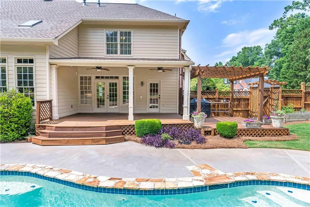 720 Spalding Heights Drive, Sandy Springs, Georgia 30350, 5 Bedrooms Bedrooms, ,4 BathroomsBathrooms,Residential,Sold,720 Spalding Heights Drive,6889300