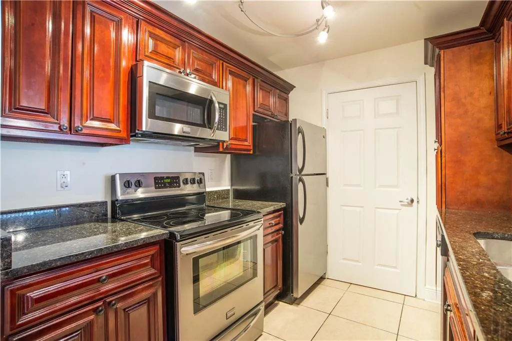 5203 Santa Fe Parkway, Sandy Springs, Georgia 30350, 2 Bedrooms Bedrooms, ,2 BathroomsBathrooms,Residential,Sold,5203 Santa Fe Parkway,6115291