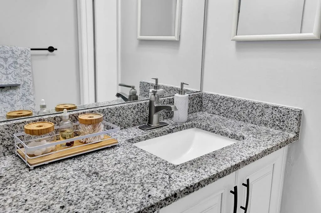 44 Forrest Place Unit 44, Atlanta, Georgia 30328, 3 Bedrooms Bedrooms, ,3 BathroomsBathrooms,Residential,Sold,44 Forrest Place Unit 44,7168390