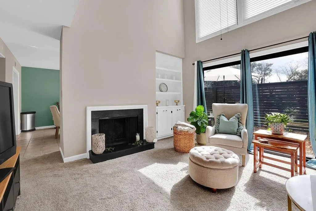 44 Forrest Place Unit 44, Atlanta, Georgia 30328, 3 Bedrooms Bedrooms, ,3 BathroomsBathrooms,Residential,Sold,44 Forrest Place Unit 44,7168390