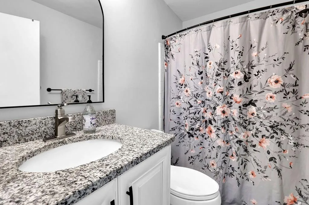 44 Forrest Place Unit 44, Atlanta, Georgia 30328, 3 Bedrooms Bedrooms, ,3 BathroomsBathrooms,Residential,Sold,44 Forrest Place Unit 44,7168390